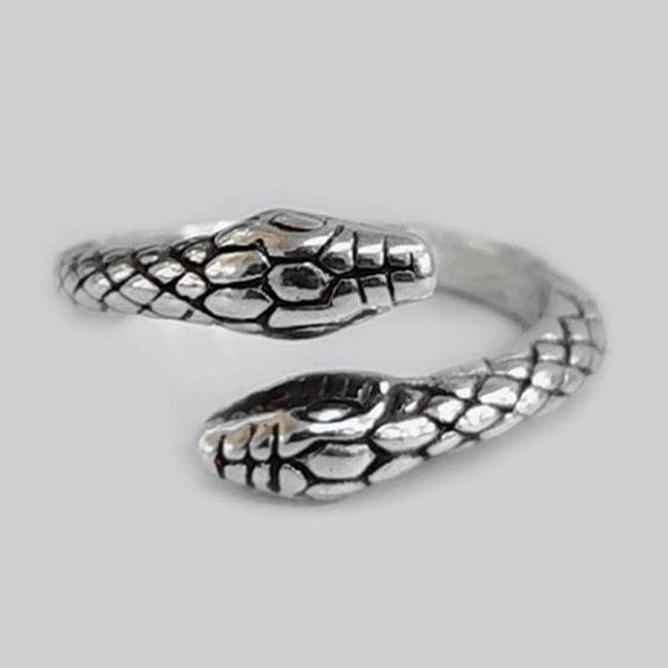 MALICE. Black Spinel Coiled Snake Cocktail Ring - Silver – REGALROSE