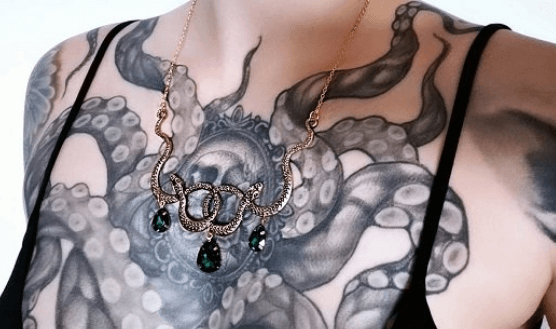 Gemstones-Snake-Necklace-woman