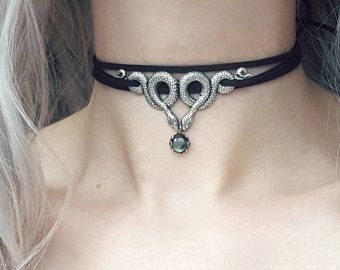 Gothic-Snake-Necklace-woman