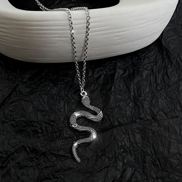 Serpent-Snake-Necklace-luxurious