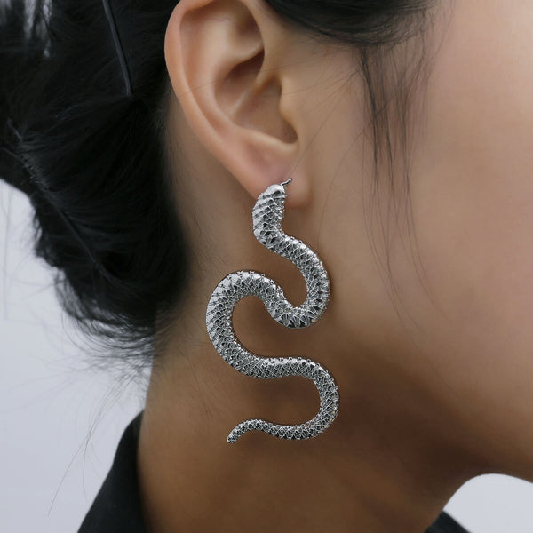 Snake-Bite-Earrings-woman
