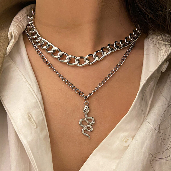 White-Gold-Snake-Chain-Necklace-around-the-neck